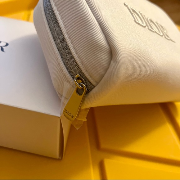 NIB Dior Beauty Cosmetic Pouch - Picture 3 of 4